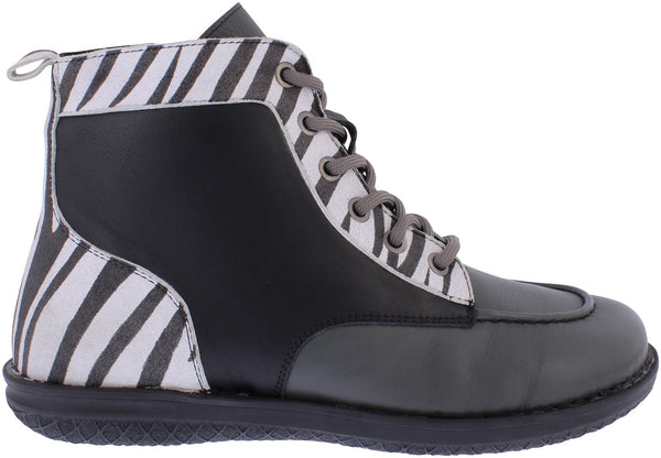 Adesso | Beth Zebra Boot | Black