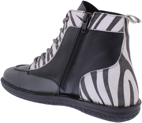 Adesso | Beth Zebra Boot | Black