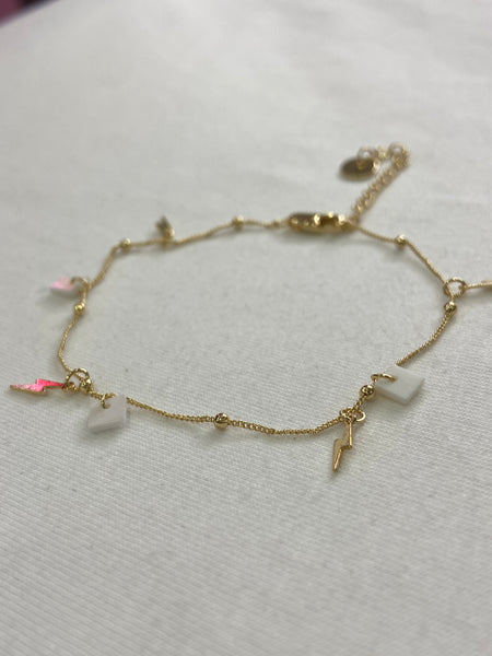 Monica Shell Bracelet | Gold Lightning