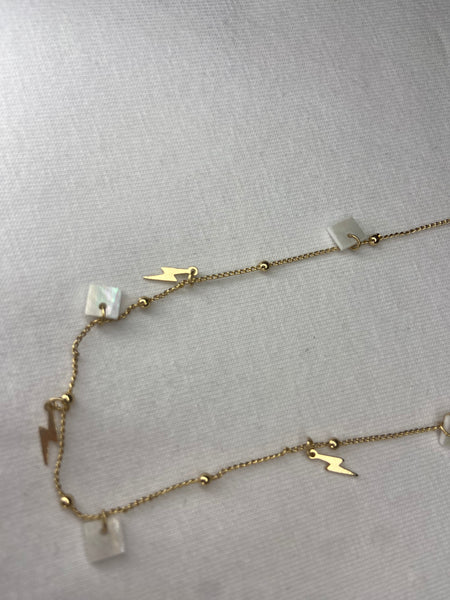 Monica Shell Necklace | Gold Lightning