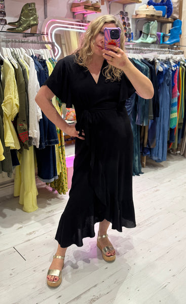 Ruffle Detail Wrap Midi Dress | Black
