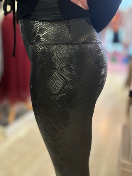 Snake Print Leggings | Black