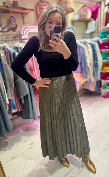 Glitter Pleated Maxi Skirt | Black/Gold