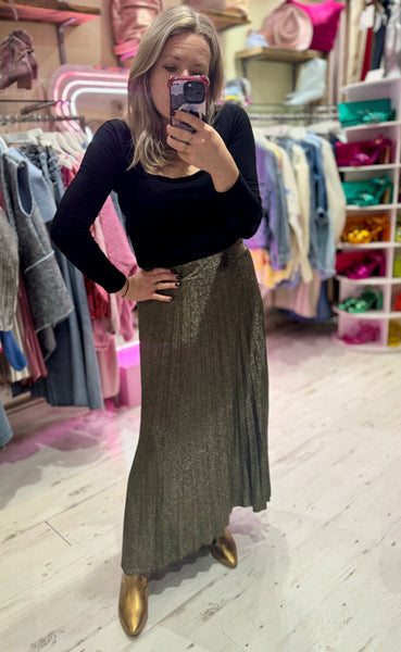 Glitter Pleated Maxi Skirt | Black/Gold