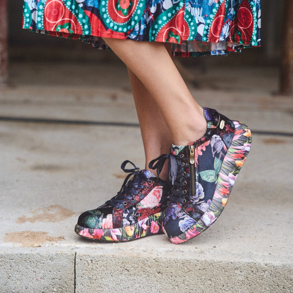 Laura Vita | Nikito 44 Trainer | Black Floral