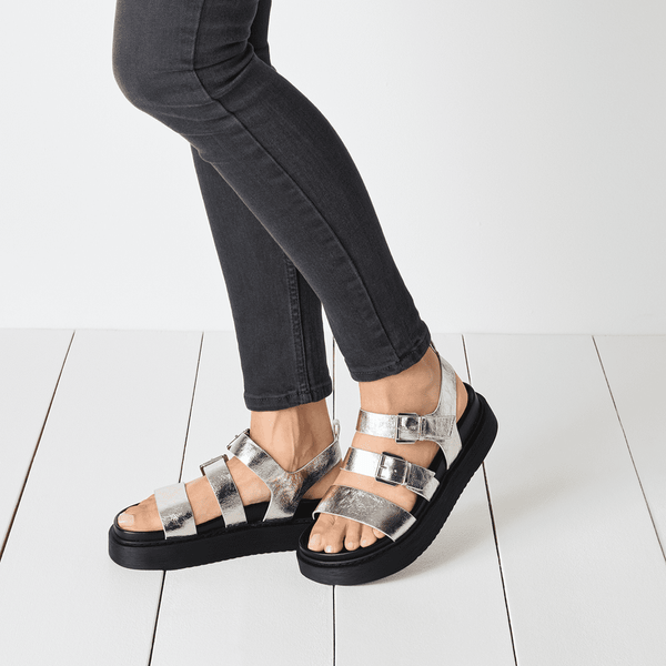 Tamaris | VEGAN Chunky Metallic Flatform Sandal | 28401 | Platinum